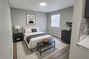 3550 E Overton Rd in Dallas, TX - Building Photo