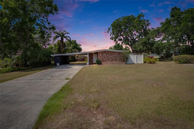 property at 802 W Russell Dr