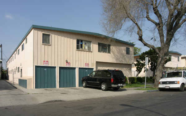 455 E 55th St in Long Beach, CA - Building Photo - Building Photo