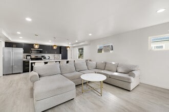 6162 Mary Ln Dr in San Diego, CA - Building Photo - Building Photo