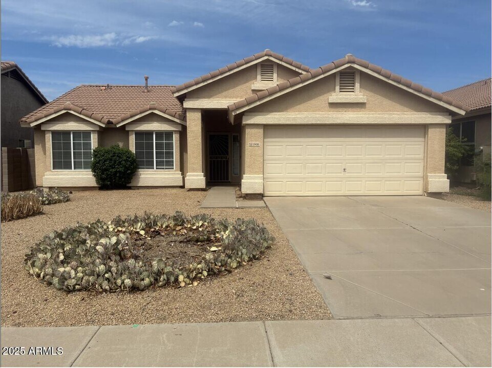 1908 E Saratoga St in Gilbert, AZ - Building Photo