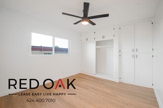 1115 W 111th St in Los Angeles, CA - Foto de edificio - Building Photo