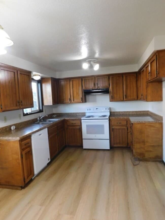 4622 Beaverbrook Ct SE in Salem, OR - Building Photo - Building Photo