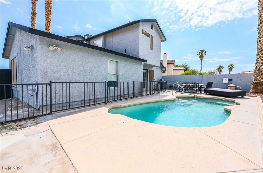 6737 W Evanston Ave in Las Vegas, NV - Building Photo