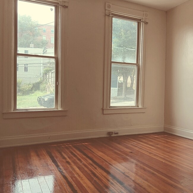 2116 Ravine St, Unit 1 in Cincinnati, OH - Building Photo - Building Photo