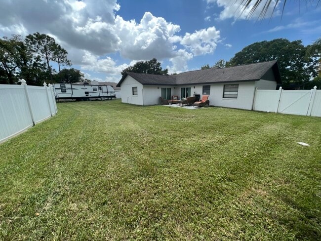 652 Glenview Dr in Winter Garden, FL - Building Photo - Building Photo