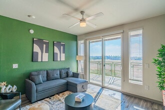 9600 W Georgia Ave in Glendale, AZ - Building Photo - Building Photo