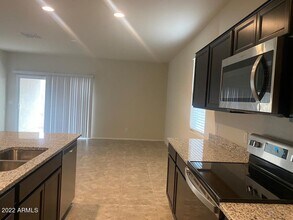 1050 W Avalon Canyon Dr in Casa Grande, AZ - Building Photo - Building Photo
