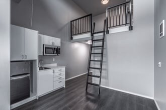 Novo Apartments in Seattle, WA - Building Photo - Interior Photo