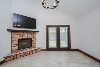 29529 Turnbury Village Dr in Spring, TX - Building Photo - Building Photo