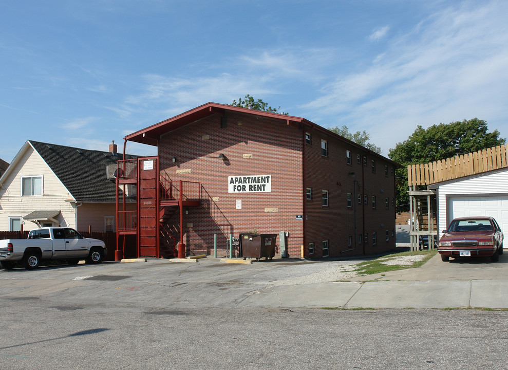 The Hetfield Apartments in Omaha, NE - Building Photo