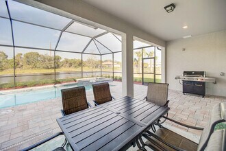 17118 Oakstead Dr in Alva, FL - Building Photo - Building Photo