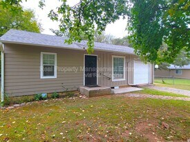 608 N Poplar Ln in Midwest City, OK - Building Photo