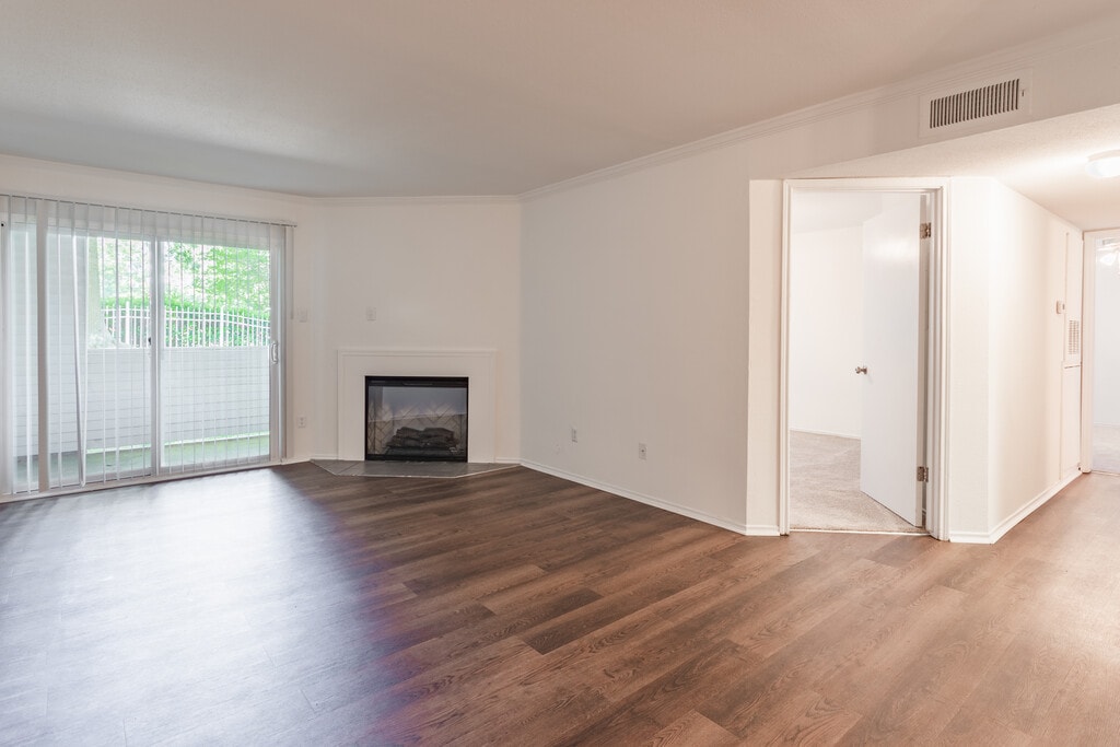 Legends At The Beach Apartments in Virginia Beach, VA