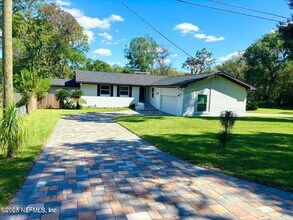 5609 Hyde Park Cir in Jacksonville, FL - Building Photo - Building Photo