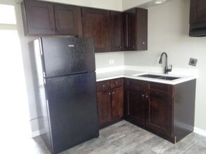 7323 W 79th St in Bridgeview, IL - Building Photo - Building Photo