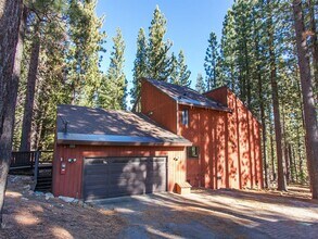 1953 N Upper Truckee Rd in South Lake Tahoe, CA - Building Photo - Building Photo