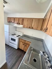 1750 Karen Ave in Las Vegas, NV - Building Photo - Building Photo