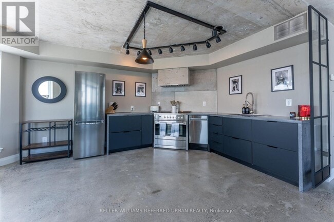 340 Watson St W in Whitby, ON - Building Photo - Building Photo