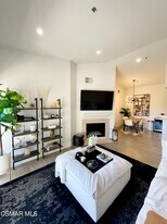 675 Oak Run Trail in Oak Park, CA - Building Photo