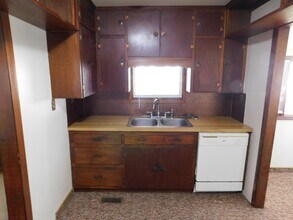 201 W Olive Ave in El Dorado, KS - Building Photo - Building Photo