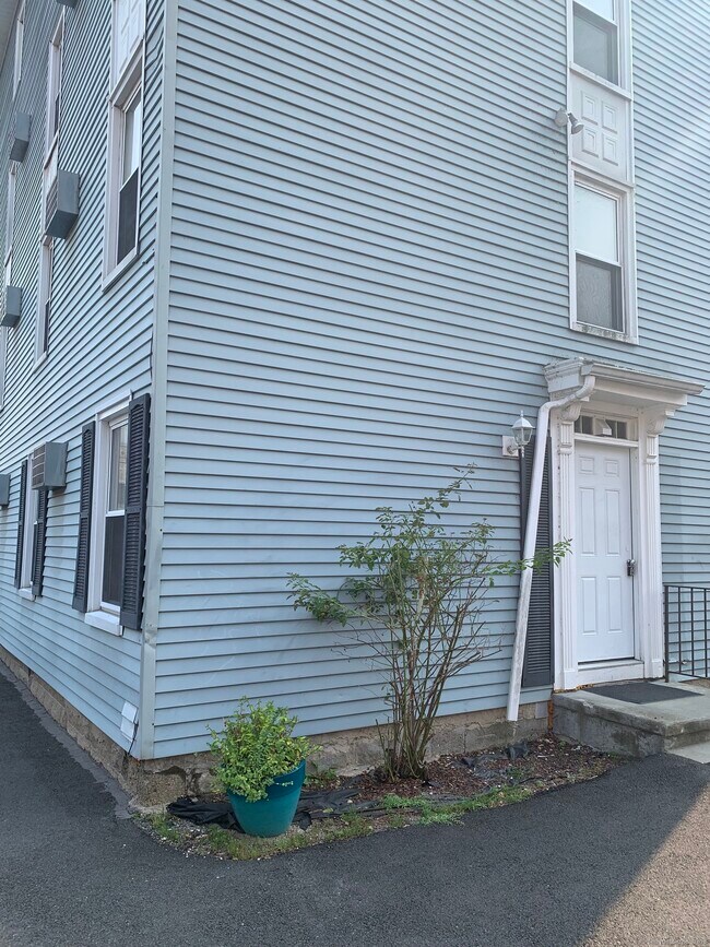 13 Park Pl in Naugatuck, CT - Building Photo - Building Photo