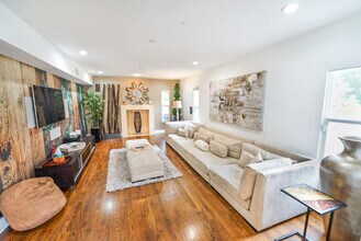 200 NE 16th Ave in Fort Lauderdale, FL - Building Photo - Building Photo