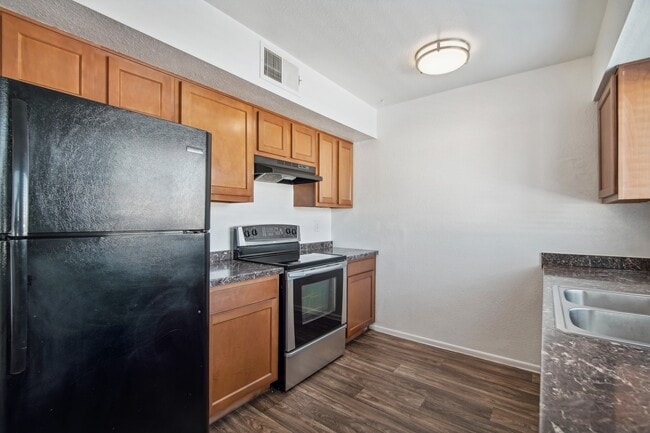 Maryland West in Glendale, AZ - Building Photo - Building Photo