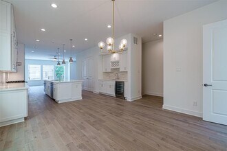 5210 Schuler St in Houston, TX - Building Photo - Building Photo