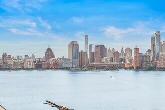 20 Newport Pkwy in Jersey City, NJ - Building Photo - Building Photo