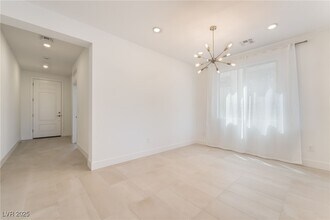 10249 Eden Mountain St in Las Vegas, NV - Foto de edificio - Building Photo