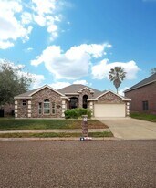 1913 Bunting Ln in Mission, TX - Building Photo