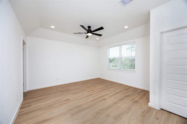 property at 1997 Longmire Villas Ct