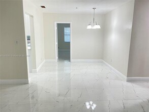 6830 Tyler St in Hollywood, FL - Building Photo - Building Photo