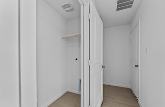 3824 Swift Fox Rd in New Braunfels, TX - Foto de edificio - Building Photo