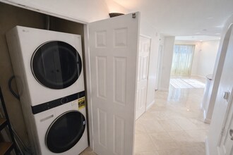 5703 Laurel Canyon Blvd in Los Angeles, CA - Building Photo - Building Photo