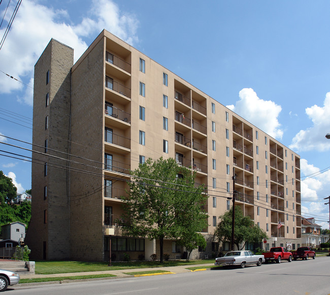 Market Manor Apartments in Parkersburg, WV - Building Photo - Building Photo