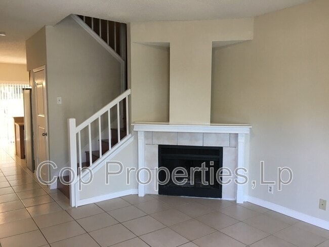 1804 Gary's Park St in San Antonio, TX - Building Photo - Building Photo