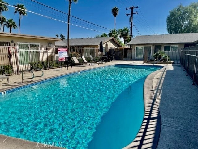 686 E Cottonwood Rd, Unit 5 in Palm Springs, CA - Building Photo - Building Photo