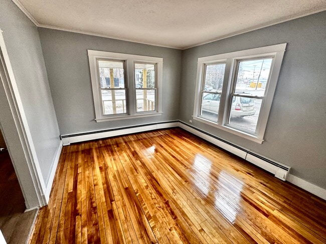 292 Penobscot Ave, Unit 1 in Millinocket, ME - Building Photo - Building Photo