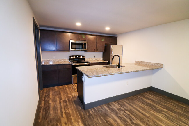 2616 Vine St, Unit APT1 in Cincinnati, OH - Foto de edificio - Building Photo