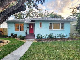 1736 23rd Ave N in St. Petersburg, FL - Building Photo