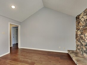 3900 Wentworth Dr in Arlington, TX - Building Photo - Building Photo