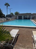 2 Court Dr in Destin, FL - Building Photo