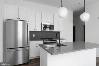 2940 W Thompson St in Philadelphia, PA - Building Photo - Building Photo