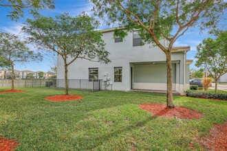 625 NE 191st Terrace in Miami, FL - Building Photo - Building Photo