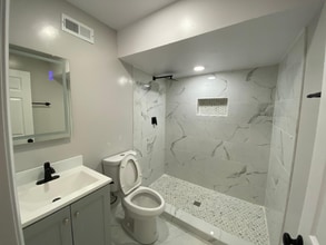 353 Daleview Dr in Glen Burnie, MD - Foto de edificio - Building Photo