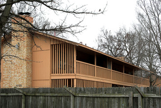 Timberlane in Tulsa, OK - Foto de edificio - Building Photo