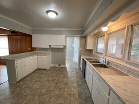 4320 Bishop Hills Dr in Memphis, TN - Building Photo