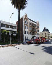 Serrano Club Apartments in Los Angeles, CA - Building Photo - Building Photo